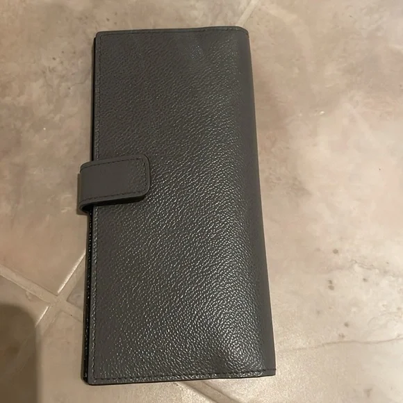 Authentic Prada wallet - Picture 2 of 9